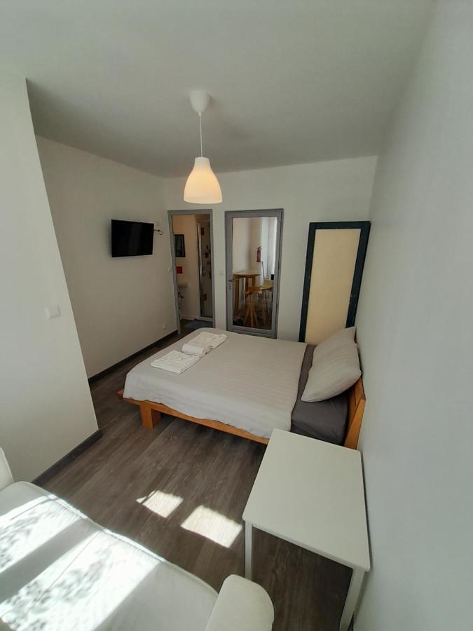 17, Face A La Gare Apartment Lannion Exterior photo
