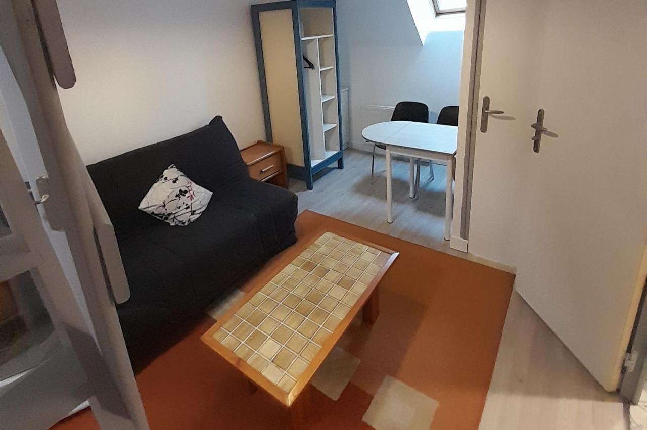 17, Face A La Gare Apartment Lannion Exterior photo